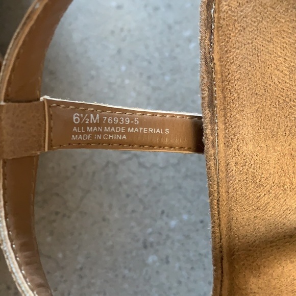 Aerosoles Wedge Heels *like new* - Picture 7 of 8